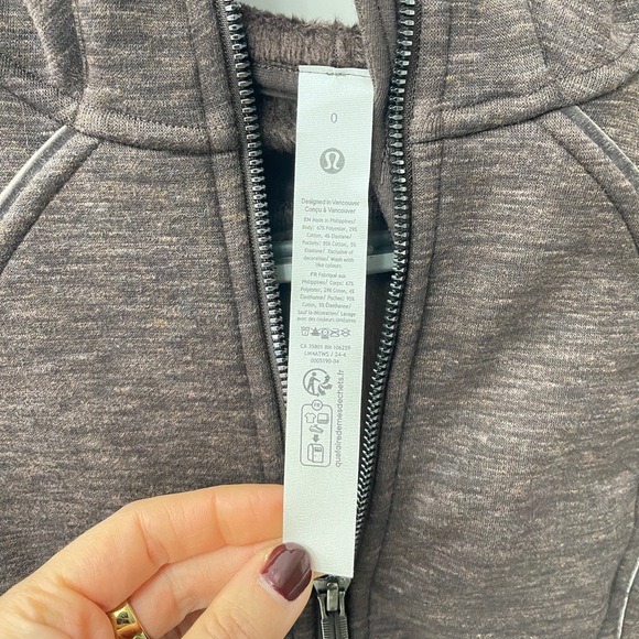 Lululemon Scuba Full Zip Hoodie - size 0 - Picture 2 of 3